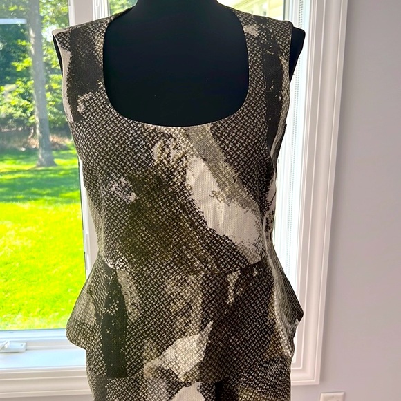 Max Mara Camo Peplum Dress, Size 6 - Picture 3 of 7